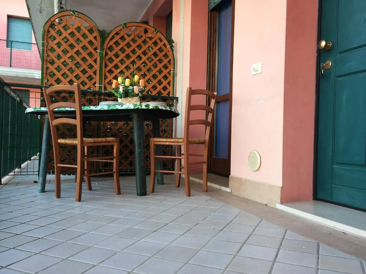רוסולינה מארה Airy Apartment With Balcony - Beahost  רוסולינה מארה