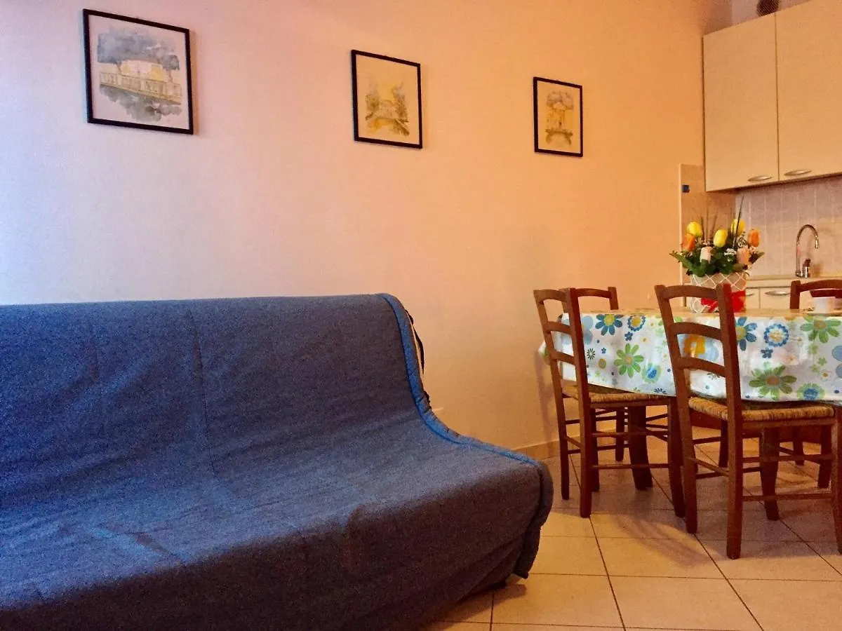 רוסולינה מארה Airy Apartment With Balcony - Beahost 0*, רוסולינה מארה